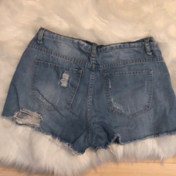 Shorts - Picture 3 of 5